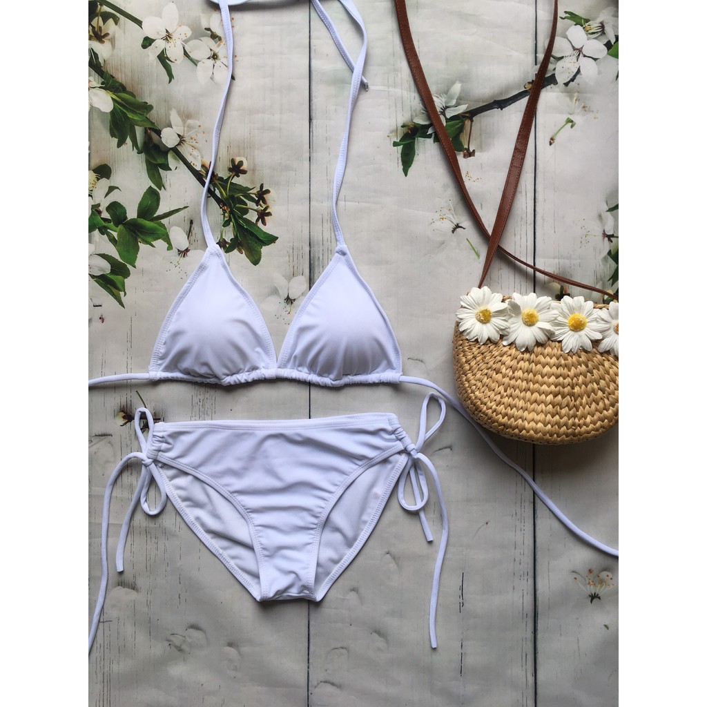 Mỹ nhân Việt đồng loạt đi biển, diện bikini 2 mảnh nhỏ xíu chặt chém hết nấc ngoại trừ Linh Ka - Ảnh 4.