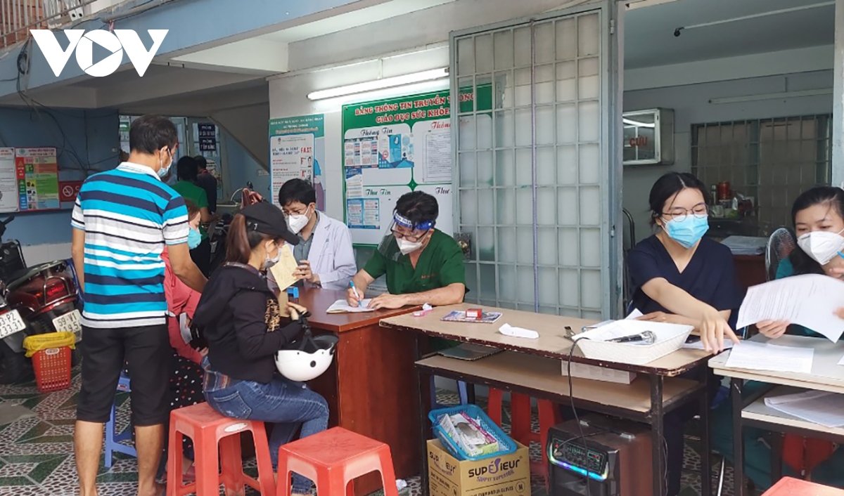 TP.HCM có thể hoàn thành tiêm phủ mũi 3 trước Tết Nguyên đán - Ảnh 3.