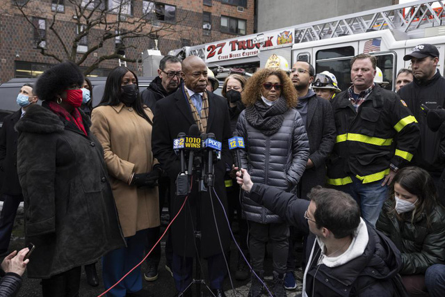 Cháy chung cư ở thành phố New York (Mỹ) khiến 19 người tử vong, bao gồm 9 trẻ em - Ảnh 10.