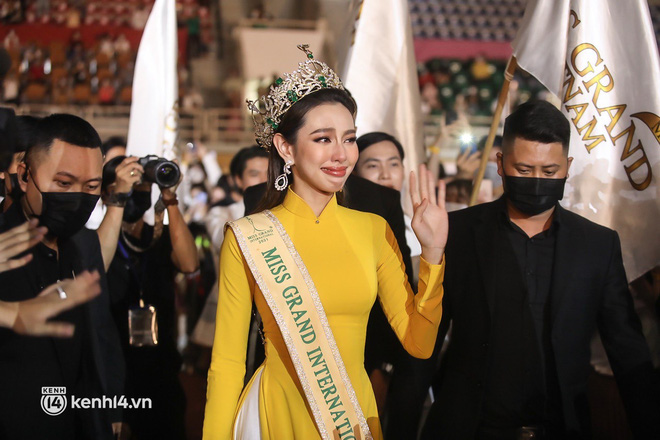 Thùy Tiên diện lại váy dạ hội từng gây tranh cãi trong sự kiện, hành động tinh tế chuẩn Hoa hậu quốc tế! - Ảnh 6.