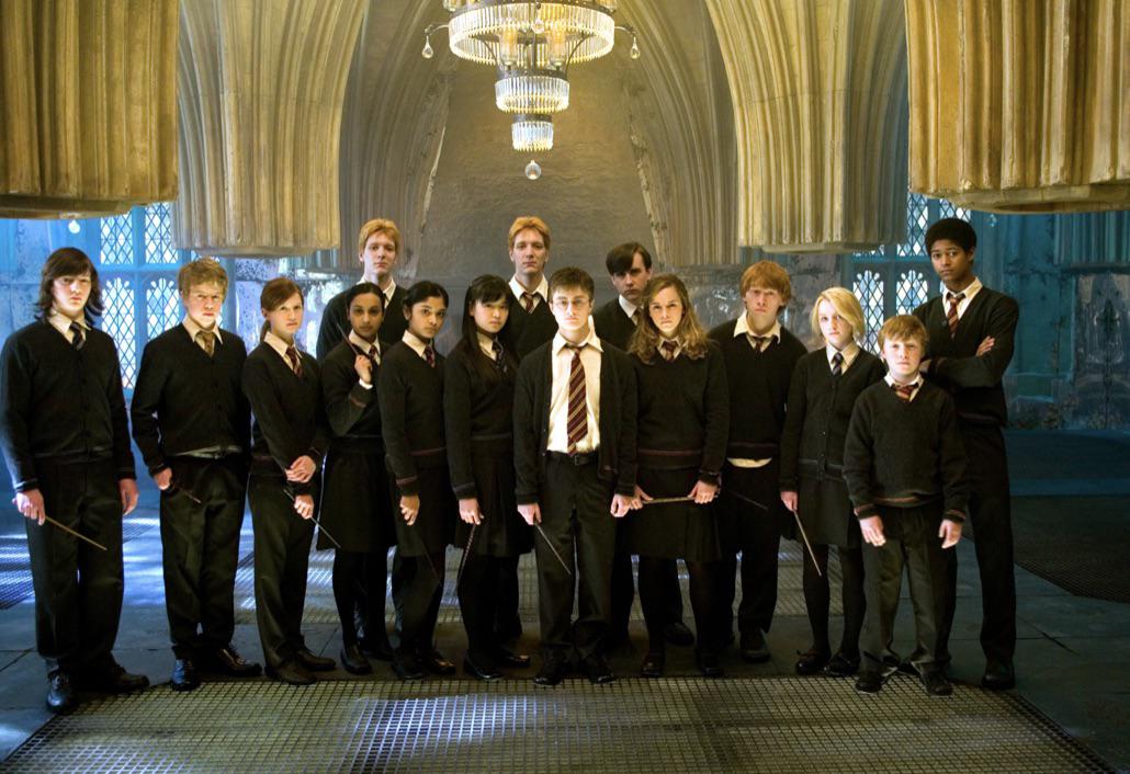 8 chi tiết ở Harry Potter tập 5 tưởng bình thường, té ra có ý nghĩa không tưởng: Thương nhất là một điểm trong quần áo của nàng Ginny! - Ảnh 1.
