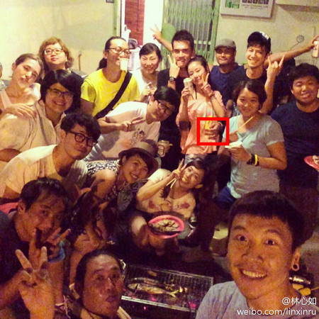 Kẻ đeo bám đáng sợ nhất showbiz: Quấy rối minh tinh hạng A 24/7, có phản ứng sinh lý khi đóng chung và bàn tay hư mọi lúc mọi nơi - Ảnh 3. Kẻ đeo bám đáng sợ nhất showbiz: Quấy rối minh tinh hạng A 24/7, có phản ứng sinh lý khi đóng chung và bàn tay hư mọi lúc mọi nơi - Ảnh 3.
