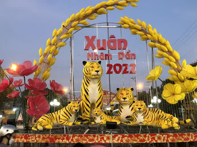 &ldquo;Gia đ&igrave;nh hổ&rdquo; bỗng dưng nổi tiếng ở Bạc Li&ecirc;u - Ảnh 2.