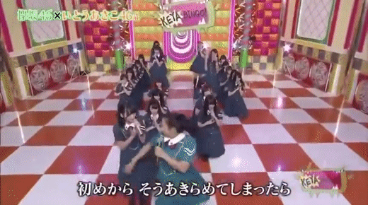 Quá khó đỡ: 2 nữ idol Nhật Bản công khai chen lấn vị trí center, cái kết khiến người xem há hốc miệng! - Ảnh 5. Quá khó đỡ: 2 nữ idol Nhật Bản công khai chen lấn vị trí center, cái kết khiến người xem há hốc miệng! - Ảnh 5.
