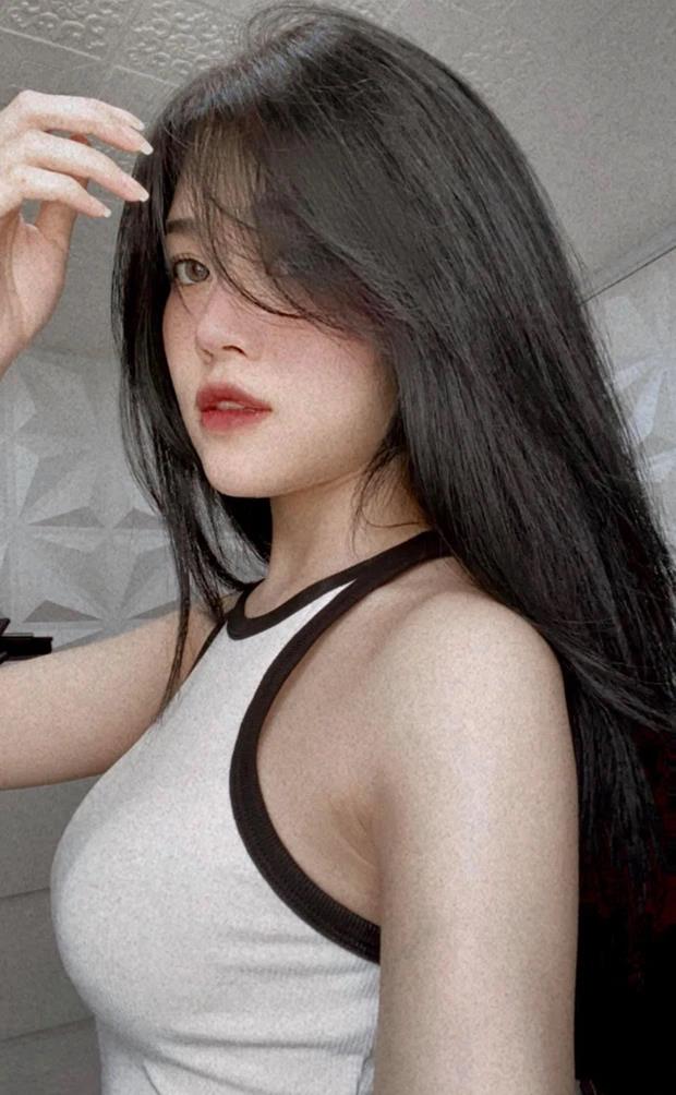 Một nữ streamer nóng bỏng chửi thề, phản pháo cực gắt vì bị yêu cầu chụp ảnh… lẳng lơ - Ảnh 4. Một nữ streamer nóng bỏng chửi thề, phản pháo cực gắt vì bị yêu cầu chụp ảnh… lẳng lơ - Ảnh 4.