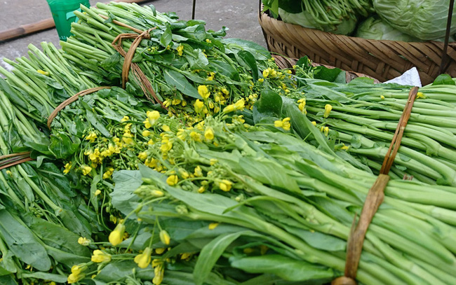 Đi chợ mua rau ăn Tết cần chú ý 5 loại rau dễ bị tắm đẫm hóa chất, người bán hàng tham lãi chắc chắn không bao giờ tiết lộ với bạn - Ảnh 2.