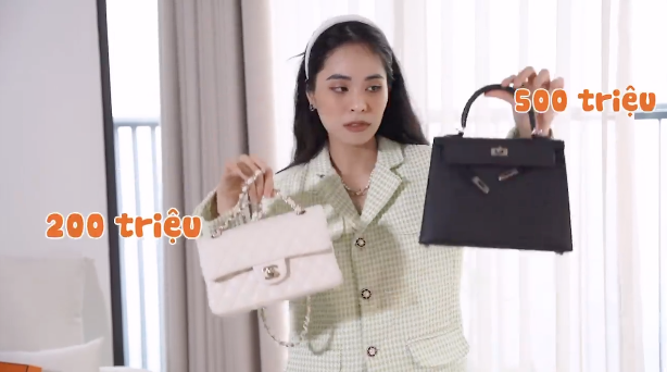 Ca nương Kiều Anh tậu 2 chiếc túi ngốn gần 800 triệu: Như gom cổ phiếu, bất động sản... túi để lâu lên giá tội gì không mua - Ảnh 1. Ca nương Kiều Anh tậu 2 chiếc túi ngốn gần 800 triệu: Như gom cổ phiếu, bất động sản... túi để lâu lên giá tội gì không mua - Ảnh 1.