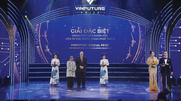 Tối nay tại Hà Nội, giải thưởng 3 triệu đô của VinFuture tìm ra chủ nhân: Bộ ba tác giả vaccine Covid-19 công nghệ mRNA! - Ảnh 8.
