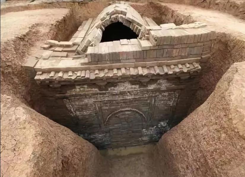 Lăng mộ vua chúa thời xưa đều được xây bất khả xâm phạm, vậy người thợ cuối cùng ra ngoài bằng cách nào? Sử sách ghi nhận sự thật ly kỳ - Ảnh 3.