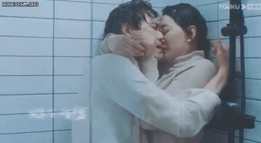 Choáng với màn cưỡng hôn của Chung Hán Lương ở phim mới, anh chú bạo cỡ nào mà khiến bạn diễn rụng rời suýt xỉu? - Ảnh 4.