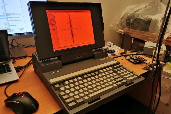 Đào coin trên một chiếc máy tính 30 năm tuổi - Ảnh 1.