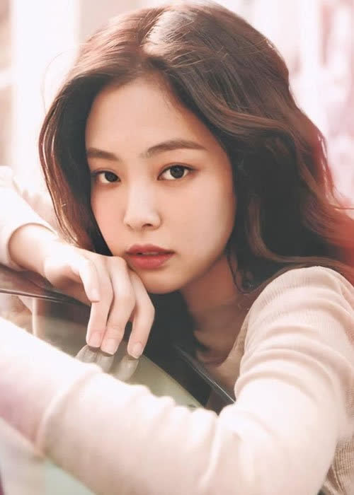 Sao Hàn và những lần “sơ sẩy” sai tiếng Anh: Jennie (BLACKPINK) hay RM  (BTS) cũng không thoát cảnh ngượng chín người