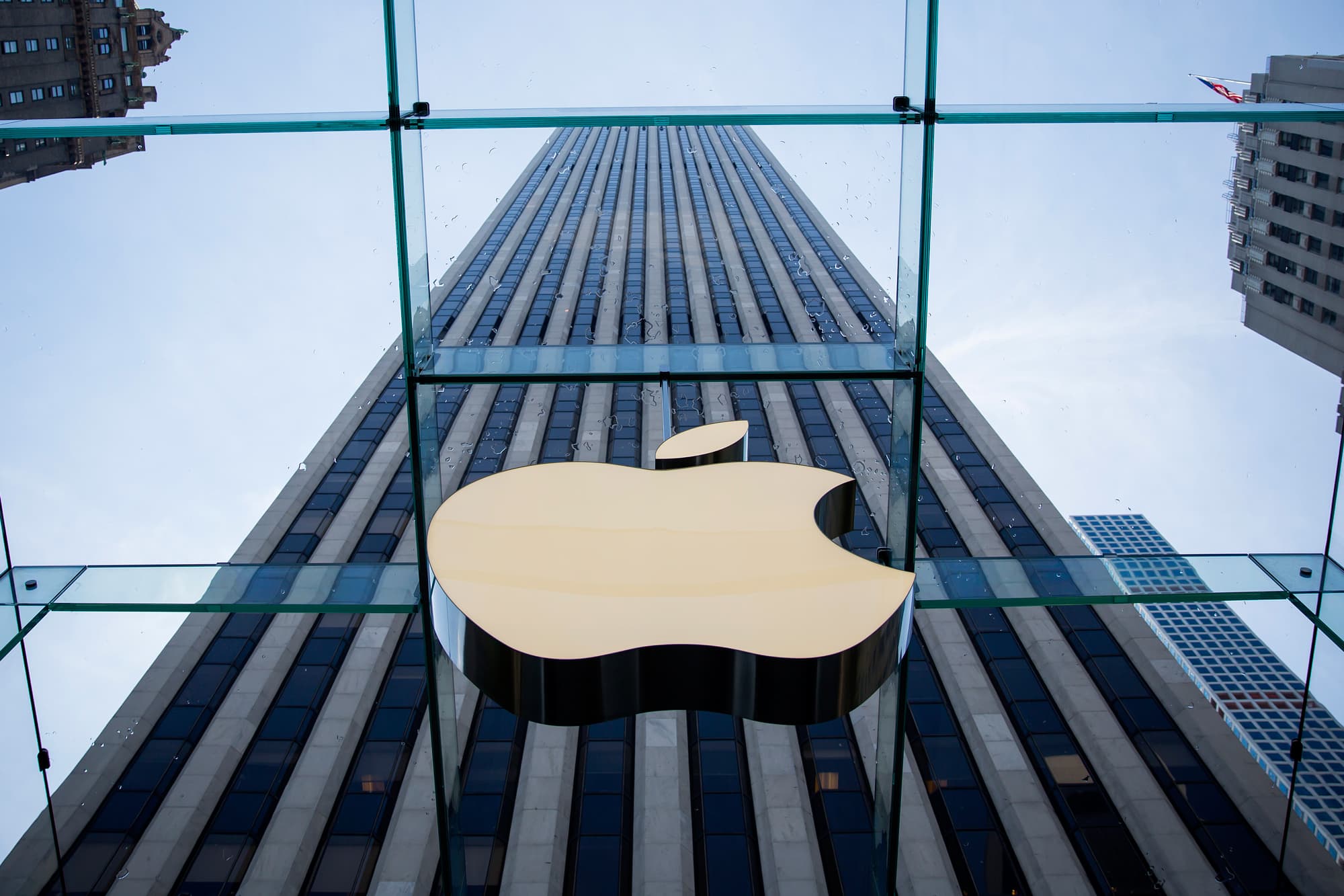 Apple gặp hạn trong năm 2022, iPhone có thể bị cấm bán tại nhiều quốc gia - Ảnh 4.