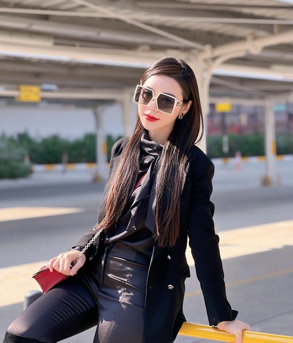 Sau Huyền Lizzie, có thêm một mỹ nữ công sở diện đồ đẹp nức nở, cực thời trang nhưng không hề bị zừ - Ảnh 4.