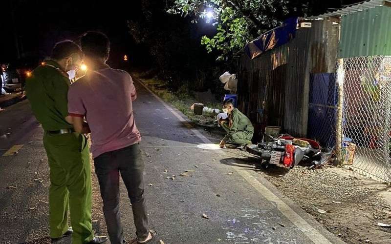 Con trai Tổng giám đốc công ty cao su lái xe tông chết thai phụ cùng bé trai 6 tuổi đứng bên đường
