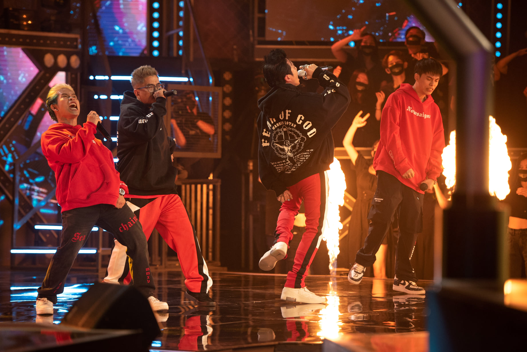 H&eacute; lộ s&acirc;n khấu team Karik tại đ&ecirc;m trao giải Rap Việt: Đội h&igrave;nh visual chất ngất c&ograve;n c&oacute; 1 kh&aacute;ch mời đặc biệt! - Ảnh 3.