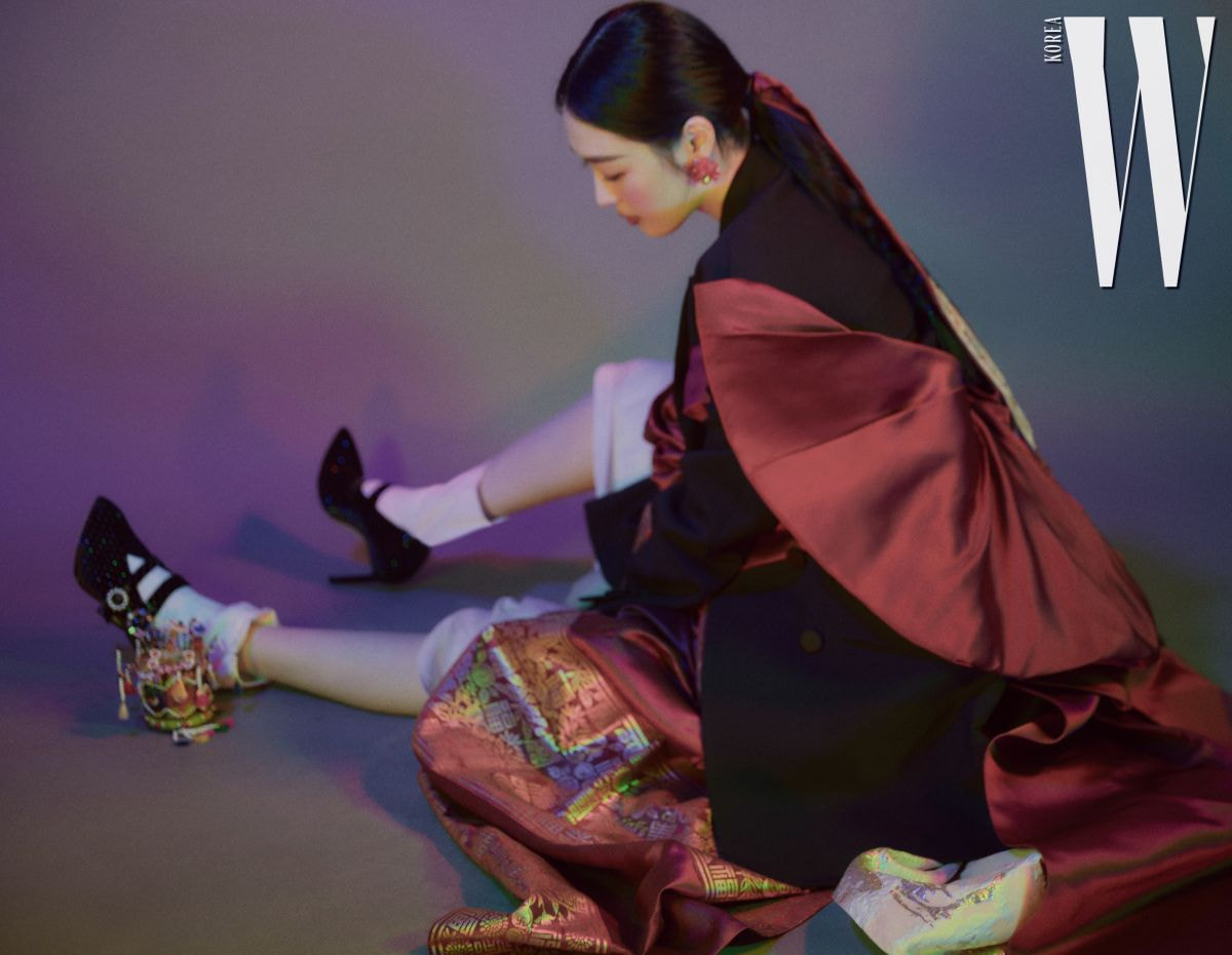 Năm mới cùng ngắm những nữ thần Hanbok xứ Hàn: Suzy - Kim Yoo Jung quá đẹp nhưng không thể vượt qua tường thành Lee Young Ae - Ảnh 32.