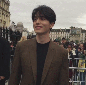 Ảnh đời thường b&oacute;c trần visual d&agrave;n nam thần xứ H&agrave;n: Hyun Bin - Lee Dong Wook qu&aacute; thần th&aacute;nh, Song Joong Ki lại thất thường đến lạ - Ảnh 7.