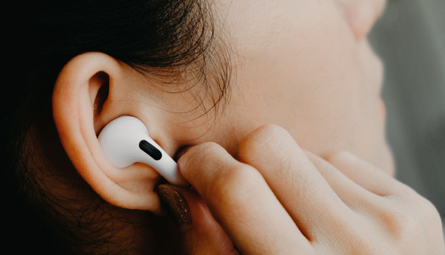 Quên Face ID và Touch ID đi, Apple đang phát triển công nghệ Ear ID mới  - Ảnh 1.