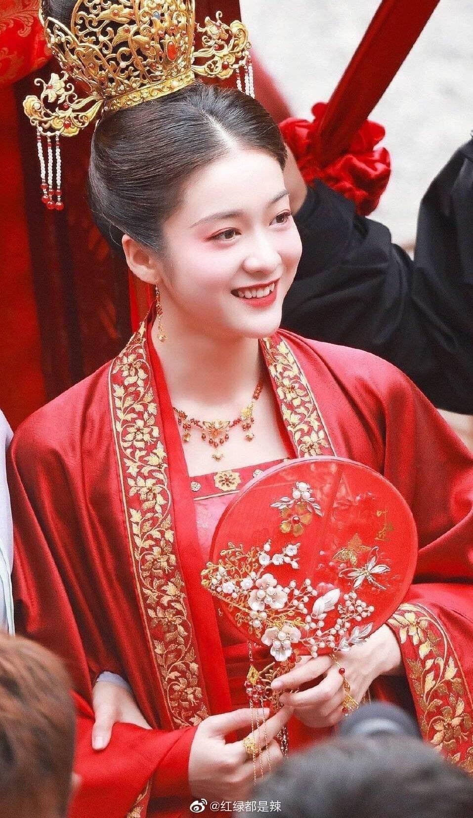 Nức nở visual loạt t&acirc;n nương được mong chờ nhất 2022: C&uacute;c Tịnh Y vẫn chi ch&iacute;t sương sa hạt lựu, đẹp sao lại đệ nhất flop - Ảnh 11.