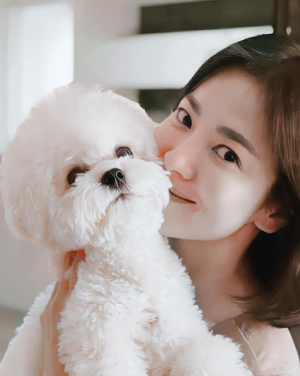 Tranh cãi nhan sắc của Song Hye Kyo ở tuổi 40: Lúc lộ dấu hiệu lão hóa, mới đây da căng mướt đến độ khó tin vào mắt mình - Ảnh 4.