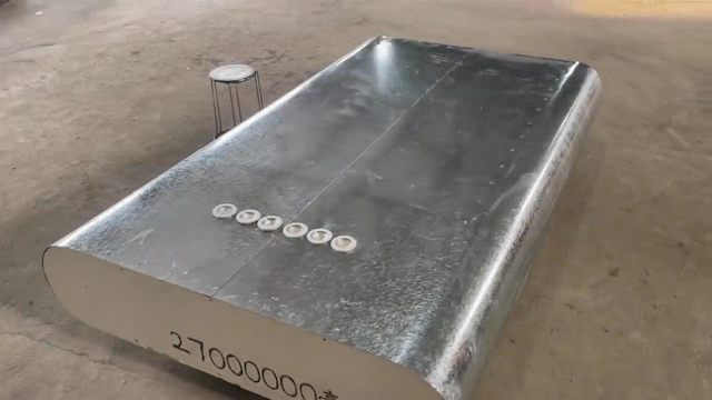 10,000mAh l&agrave; xưa rồi, người đ&agrave;n &ocirc;ng n&agrave;y tự chế pin dự ph&ograve;ng 27 triệu mAh, cấp nguồn được cho cả TV v&agrave; m&aacute;y giặt - Ảnh 4.