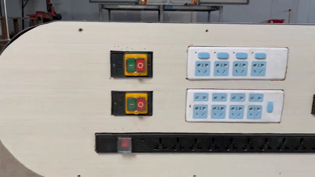 10,000mAh l&agrave; xưa rồi, người đ&agrave;n &ocirc;ng n&agrave;y tự chế pin dự ph&ograve;ng 27 triệu mAh, cấp nguồn được cho cả TV v&agrave; m&aacute;y giặt - Ảnh 5.