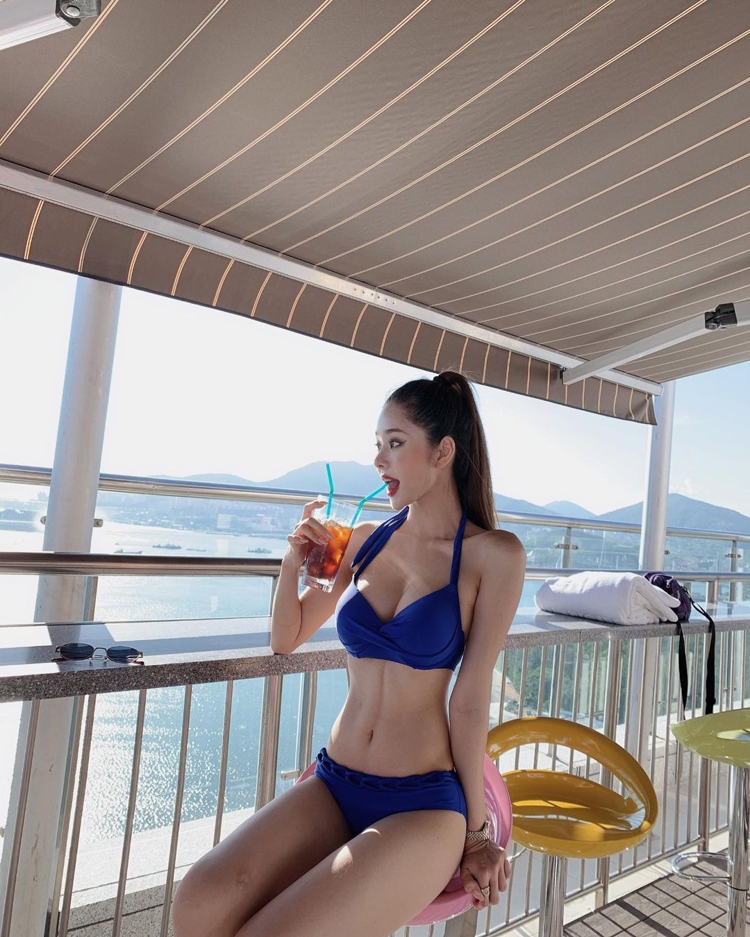 Ngắm loạt ảnh bikini của Song Ji A - mỹ nhân hot nhất Địa Ngục Độc Thân
