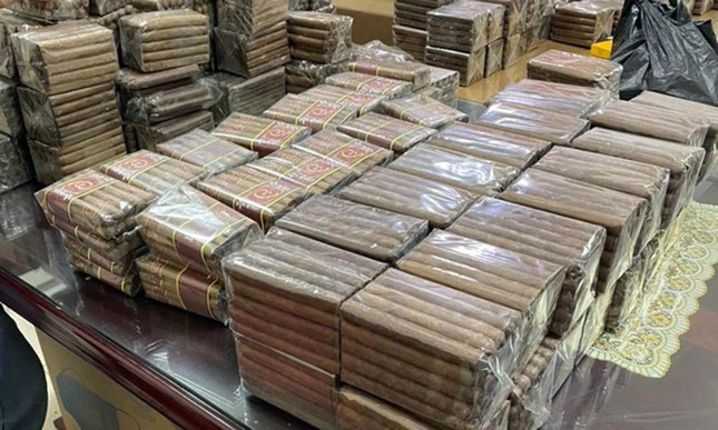 Thu giữ hơn 8 ngh&igrave;n điếu x&igrave; g&agrave; kh&ocirc;ng tem m&aacute;c - Ảnh 1.