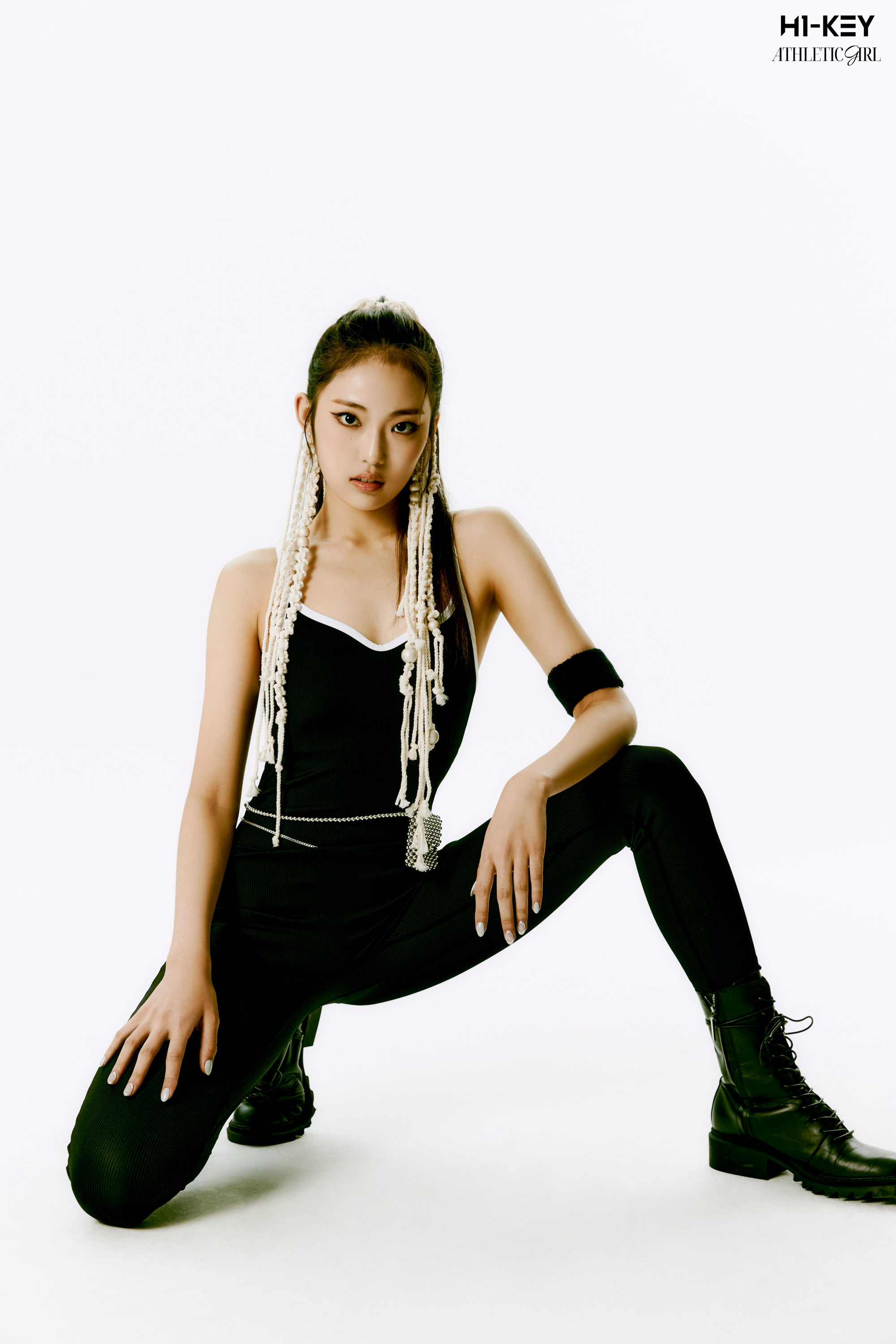 Girlgroup tân binh có cựu trainee YG, JYP: Vừa ra mắt đã gây tranh cãi vì outfit dị, bắt chước Lisa (BLACKPINK) lộ liễu? - Ảnh 7.