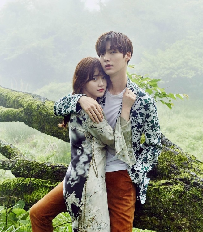 2 năm vụ ly hôn chấn động với Goo Hye Sun, Ahn Jae Hyun có màn lột xác ngoạn mục: 35 tuổi mà đâu tưởng sinh viên! - Ảnh 8. 2 năm vụ ly hôn chấn động với Goo Hye Sun, Ahn Jae Hyun có màn lột xác ngoạn mục: 35 tuổi mà đâu tưởng sinh viên! - Ảnh 8.
