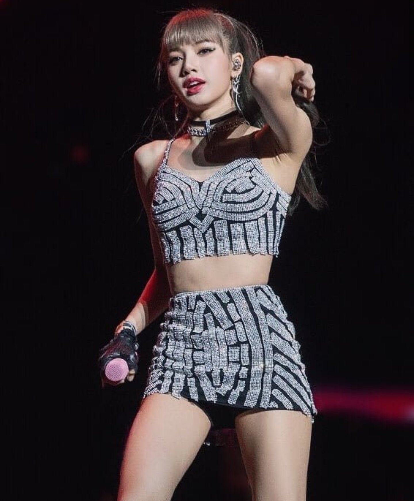 Somi bùng nổ visual nhưng sao giống BLACKPINK quá: Tóc vàng hao hao Rosé, outfit lại bắt chước Lisa? - Ảnh 15.