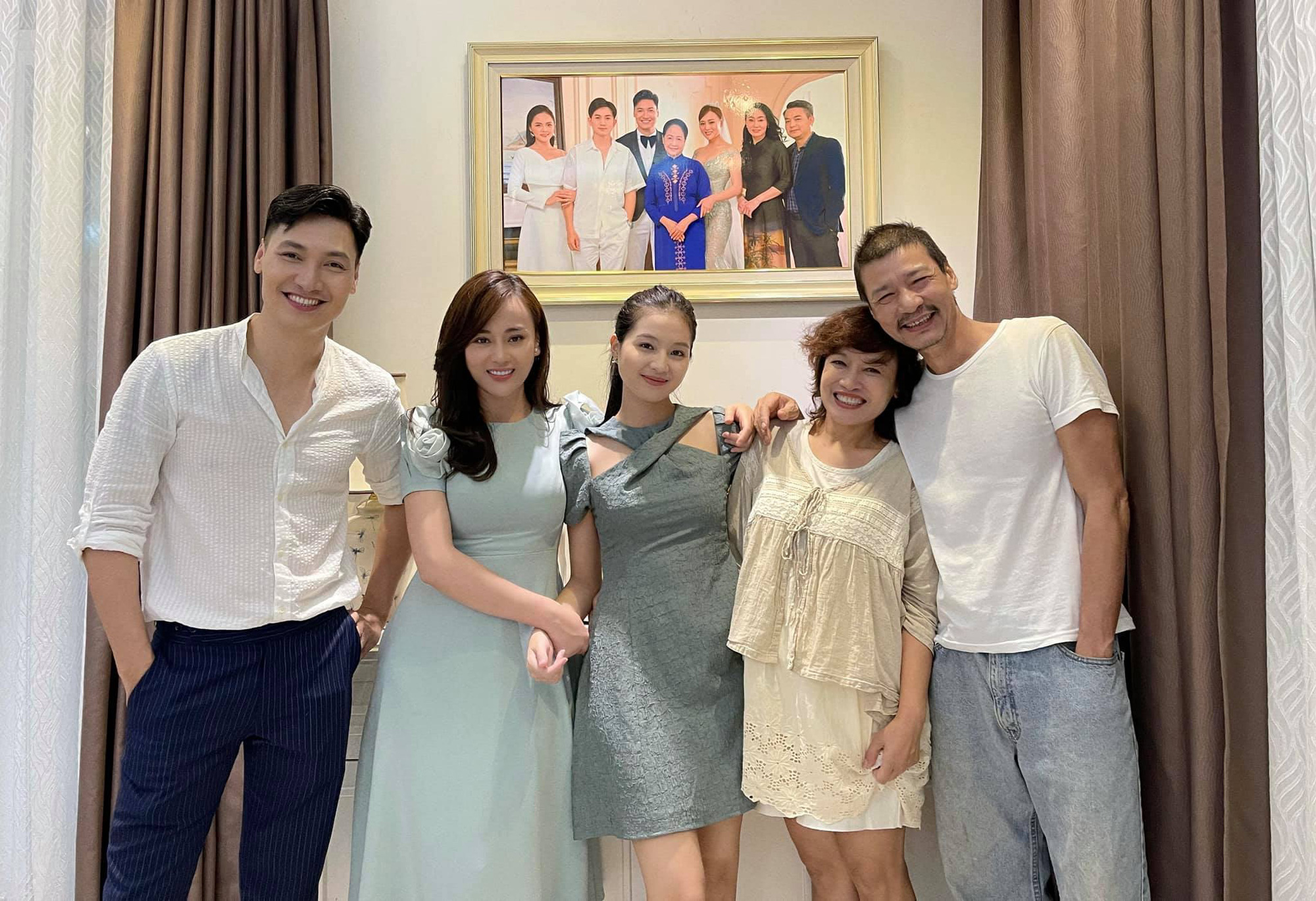 10 phim Việt có rating cao nhất 2021: Top 1 là cái tên cực sốc, Hương Vị Tình Thân đâu mất rồi? - Ảnh 13. 10 phim Việt có rating cao nhất 2021: Top 1 là cái tên cực sốc, Hương Vị Tình Thân đâu mất rồi? - Ảnh 13.