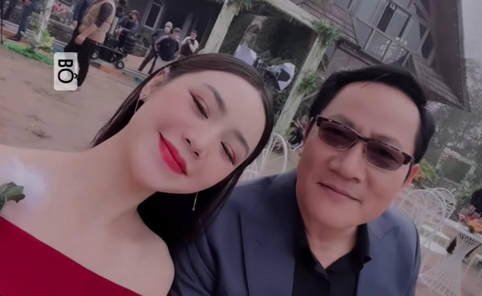 Lâu lắm mới thấy mẹ con bà Bạch Cúc (Hướng Dương Ngược Nắng) chung khung hình: Không tin được chênh nhau 27 tuổi đó! - Ảnh 3. Lâu lắm mới thấy mẹ con bà Bạch Cúc (Hướng Dương Ngược Nắng) chung khung hình: Không tin được chênh nhau 27 tuổi đó! - Ảnh 3.