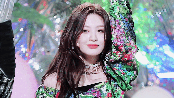 1 nữ idol g&acirc;y sốt với ảnh tốt nghiệp đẹp như mơ, nhan sắc đỉnh thế n&agrave;y định l&agrave;m nữ thần mới hay g&igrave;? - Ảnh 8.