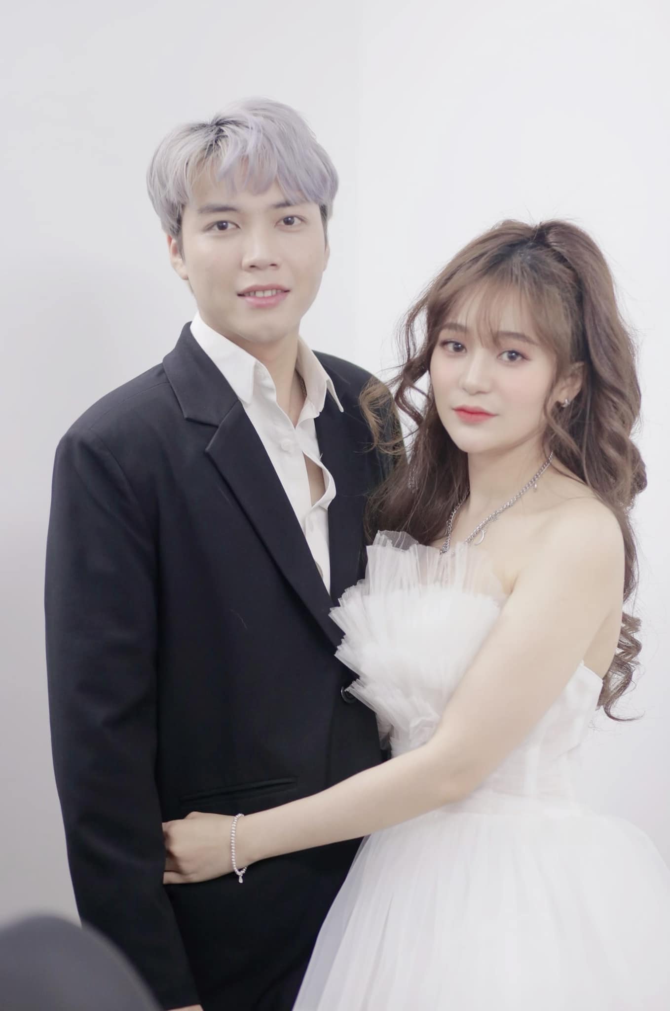 AS Mobile chính thức công khai bạn gái sau 4 năm hẹn hò bí mật, sẽ chốt đơn về một nhà trong năm nay? - Ảnh 2. AS Mobile chính thức công khai bạn gái sau 4 năm hẹn hò bí mật, sẽ chốt đơn về một nhà trong năm nay? - Ảnh 2.