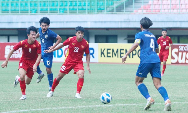 Thắng 3-0, Việt Nam vẫn đứng dưới Thái Lan trong lễ phân nhóm giải U17 châu Á - Ảnh 2.