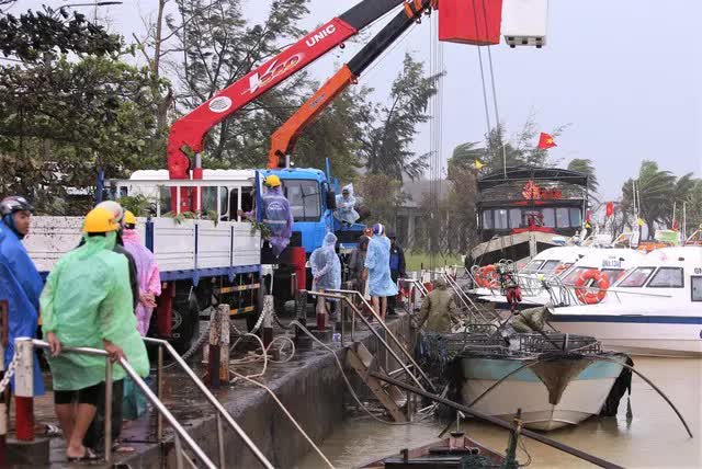 Nguyên nhân ban đầu vụ 8 ca nô, tàu du lịch bốc cháy ở bến Cửa Đại - Ảnh 5.