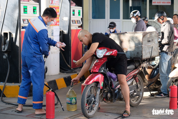 Sau 4 phiên giảm, giá xăng dầu quay đầu tăng trở lại - Ảnh 1.