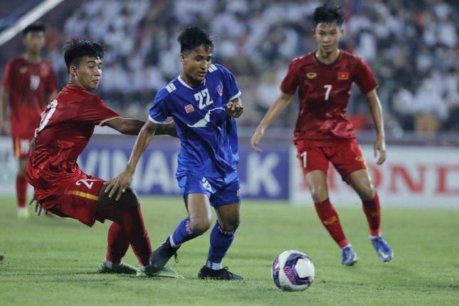 AFC tôn vinh hàng thủ U17 Việt Nam - Ảnh 1.