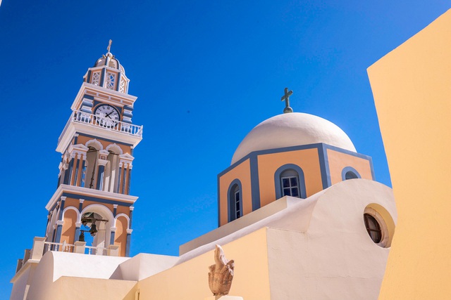 Khám phá thiên đường Santorini cùng blogger du lịch Ngô Trần Hải An - Ảnh 2.