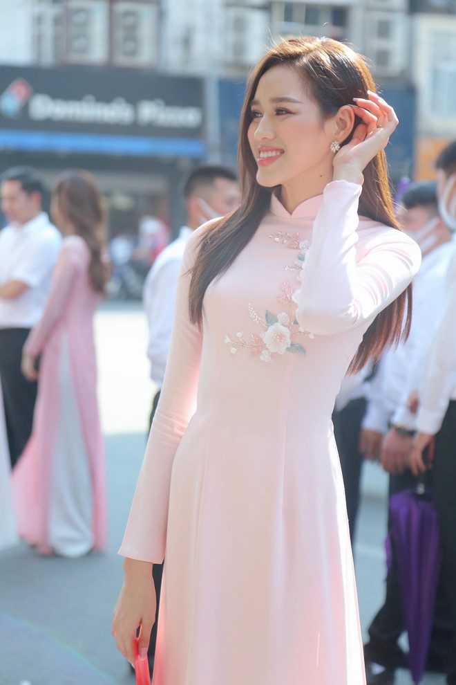 Dàn Hoa hậu, Á hậu bê tráp trong lễ ăn hỏi Đỗ Mỹ Linh - Ảnh 4.