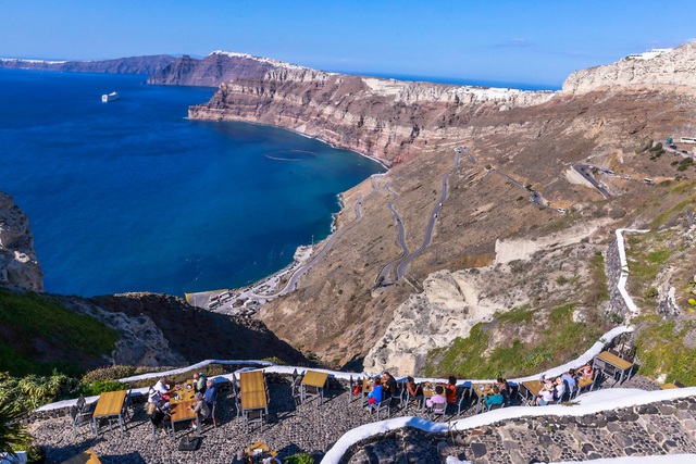 Khám phá thiên đường Santorini cùng blogger du lịch Ngô Trần Hải An - Ảnh 11.