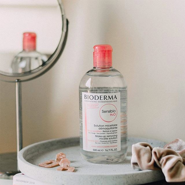 5 nước tẩy trang tuyệt đỉnh d&agrave;nh cho da mụn, l&agrave;m tho&aacute;ng sạch từng lỗ ch&acirc;n l&ocirc;ng - Ảnh 8.