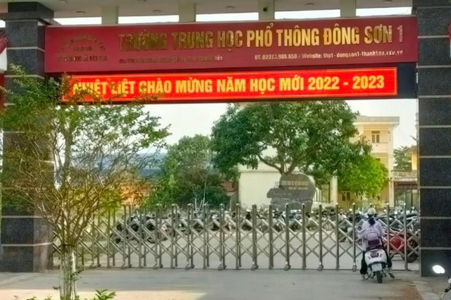 X&ocirc;n xao vụ nh&agrave; trường thu hơn 10 triệu đồng mỗi học sinh đầu năm học - Ảnh 2.