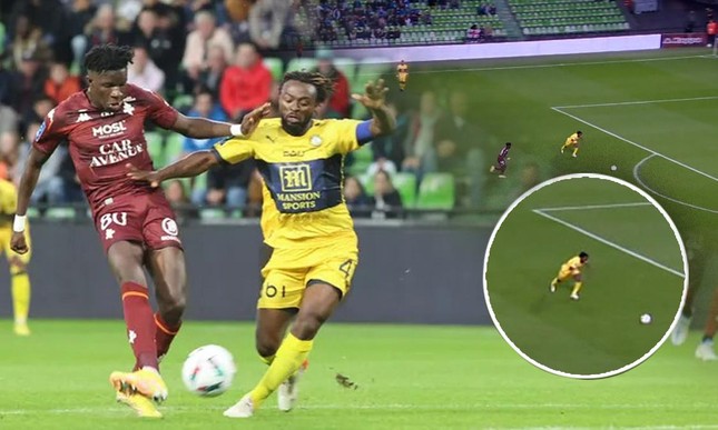 Chuy&ecirc;n gia ph&aacute; đội lại mắc sai lầm kh&oacute; tin, Pau FC dứt mạch bất bại - Ảnh 1.