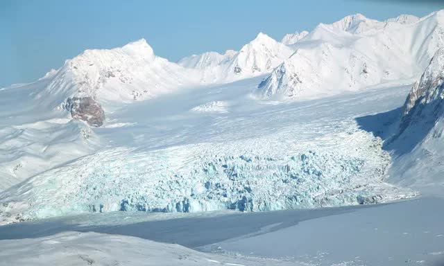 Bắc Cực ấm lên gấp khoảng 4 lần tốc độ trung bình toàn cầu trong 43 năm qua - Ảnh 2.