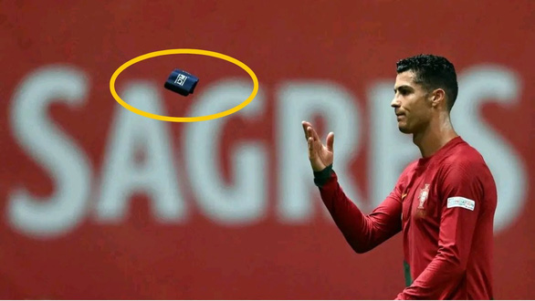 Những lần Ronaldo cư xử xấu x&iacute; từ ng&agrave;y trở lại M.U - Ảnh 3.