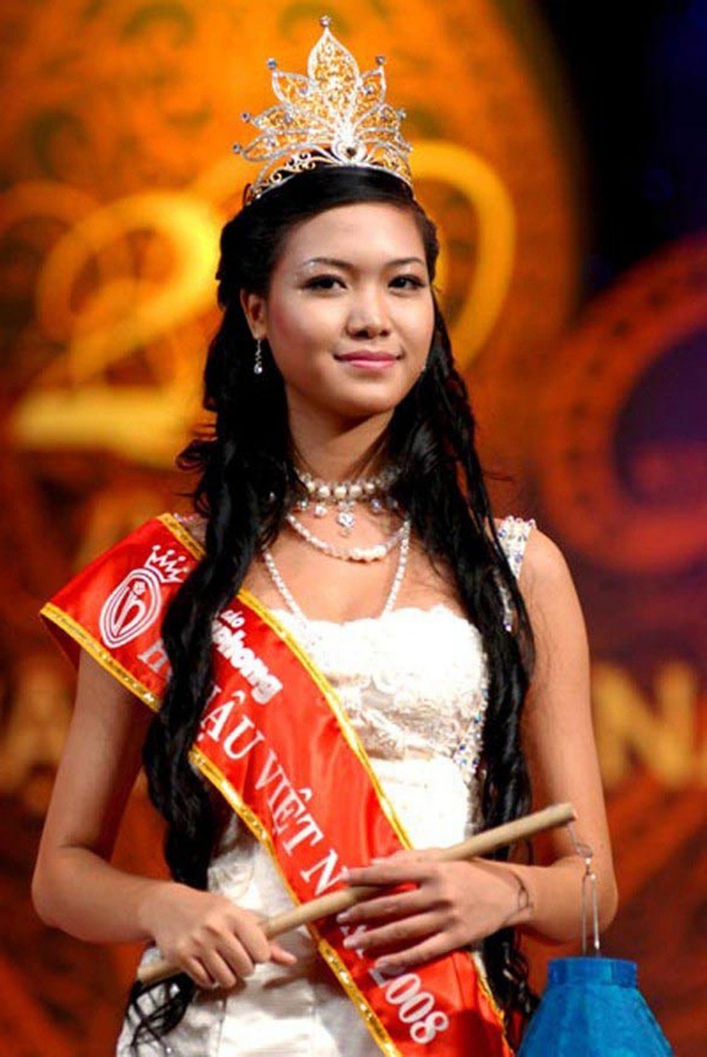 Cuộc sống top 3 Hoa hậu Việt Nam 2008: 2 người lui về ở ẩn, &Aacute; hậu th&agrave;nh MC nổi tiếng - Ảnh 3.