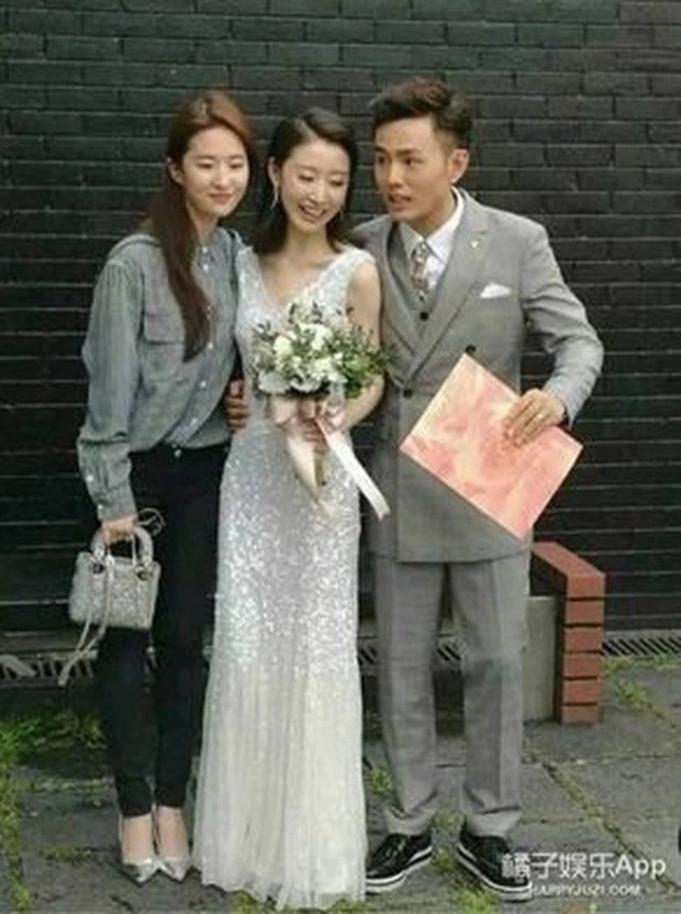 Sao châu Á đi đám cưới: SNSD - BLACKPINK giản dị tránh chiếm sự chú ý, vợ chồng Hyun Bin và Son Ye Jin ứng xử cực tinh tế - Ảnh 10.